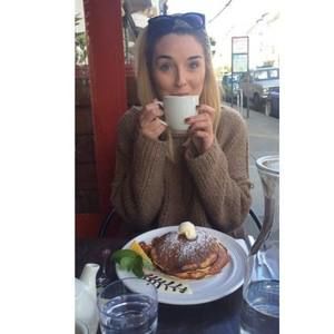 Meet your Posher, Caitlin